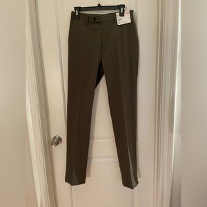 Uniqlo DRY lightweight polyester chino pants in Olive Green. 29" X 34”. NWOT.